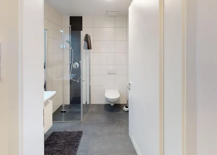 דירה Schoene Mit Terrasse